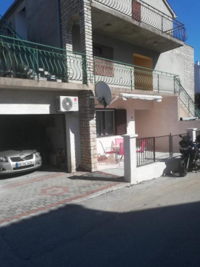 Apartments with WiFi Trogir - 19230